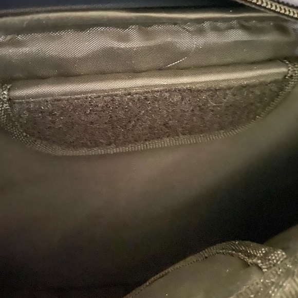 Large navy blue carryall. - Picture 7 of 7